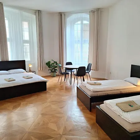 Paula - Old Town Apartment