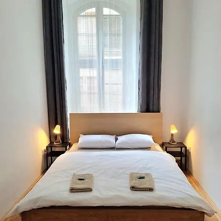 Paula - Old Town Apartment