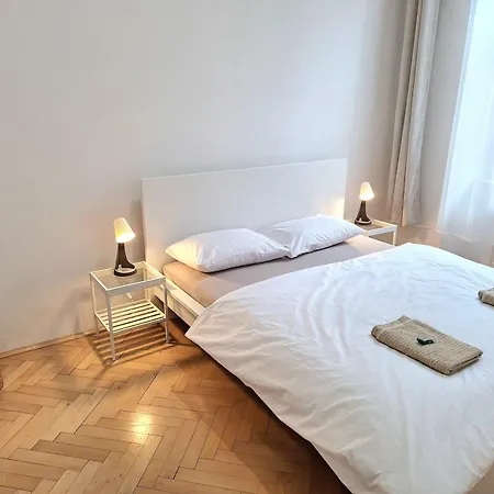 Apartment Paula - Old Town *