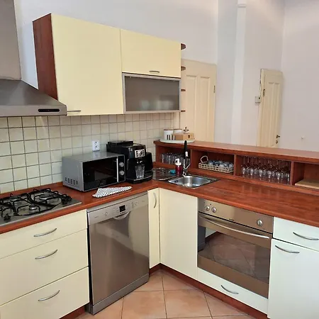 Paula - Old Town Апартаменты Братислава