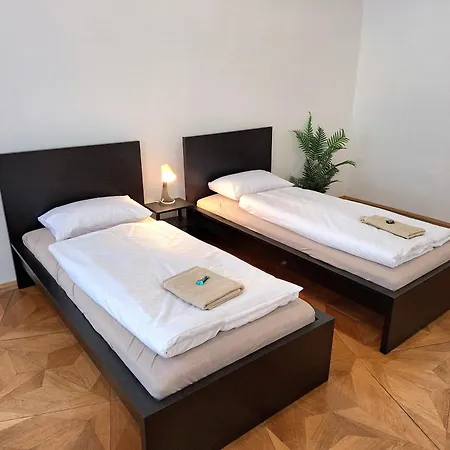 Paula - Old Town Апартаменты *