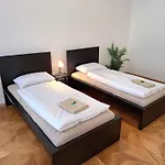 Paula - Old Town Apartman *